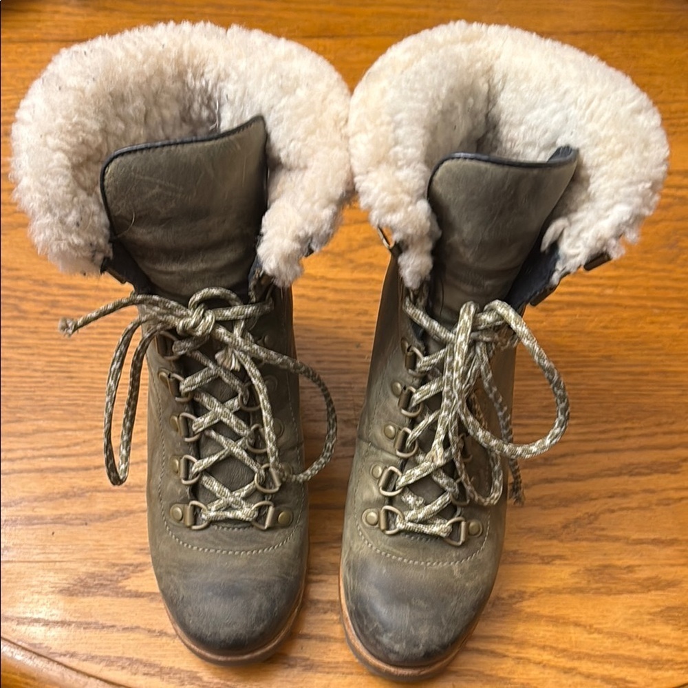 Sorel Conquest wedge